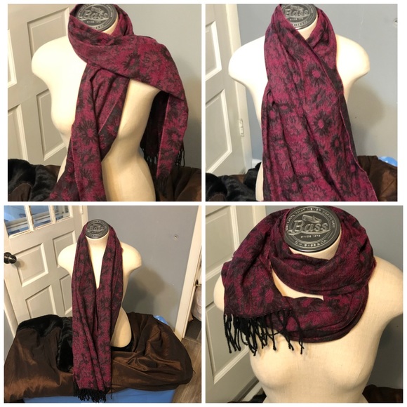 Accessories - Gorgeous New Scarf